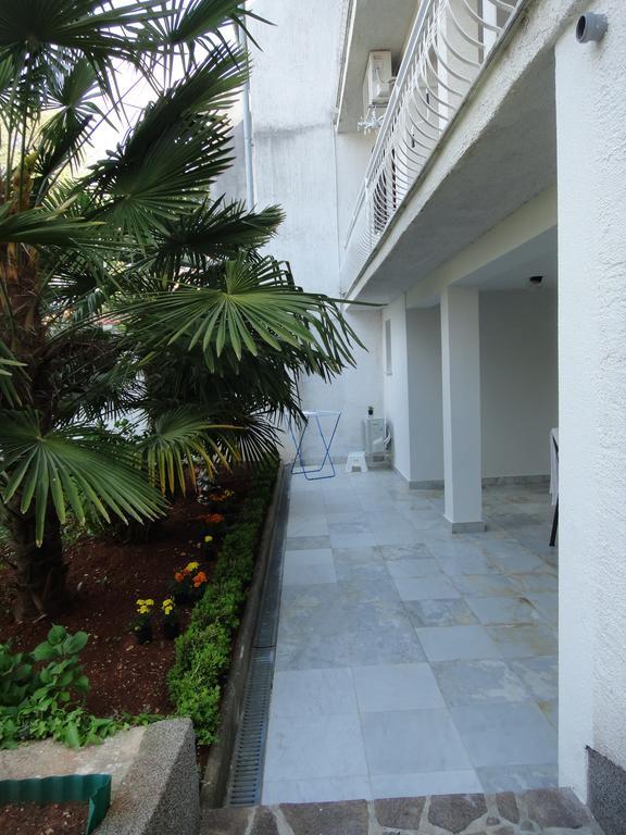 Schreng Apartments Malinska Exterior photo